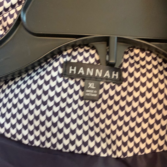 Women’s Vest - Picture 2 of 2